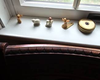 Figurines