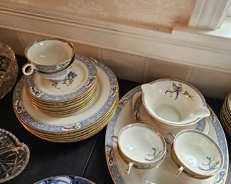 Theodore Haviland New York Cambridge Pattern China Set