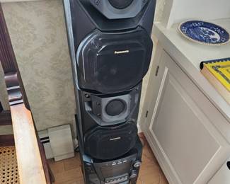 Panasonic Stereo With Two Speakers