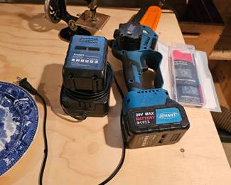 Jovant Battery Powered Hand Saw
