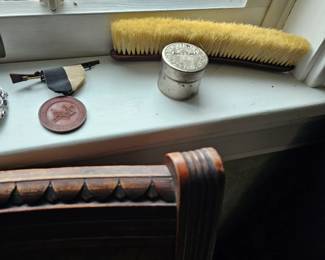 Tin Can, Long Brush, Medal