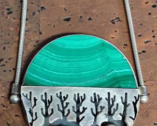 Great falls metalworks  carved sterling bear and malachite necklace 