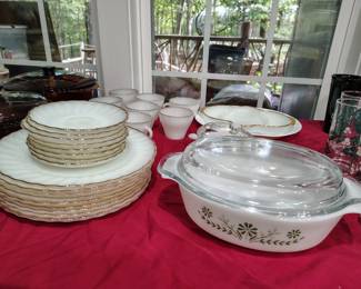 Fireking and pyrex glassware