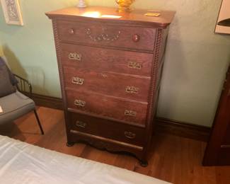 Antique oak Chester drawers