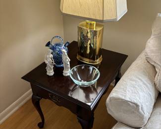 Ethan Allen end table front drawer