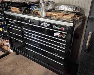 Excellent condition Snap-On tool cabinet with keys