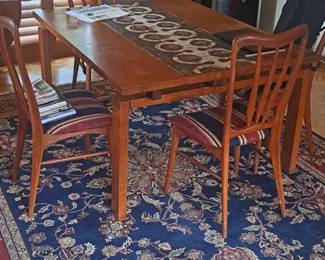 400.00 no chairs