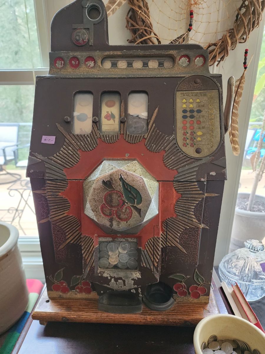 Vintage Mills Bursting Cherry Slot Machine, it works !