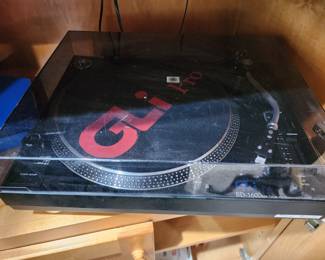 GLi Pro BD-1600 Turntable