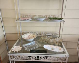 Matching Woodard Bakers Rack