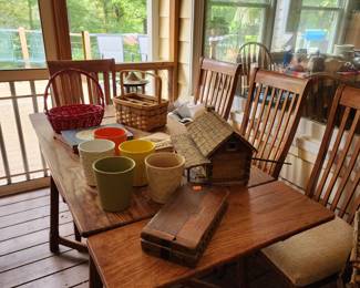 Vintage Oak Table with 4 upholstered chairs