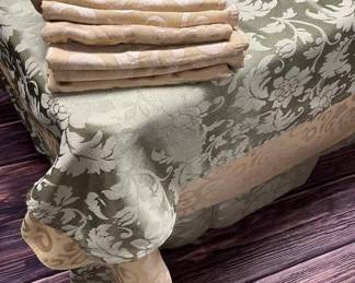 145 - Elegant Dining: 3 Tablecloths & 10 Linen Napkins+