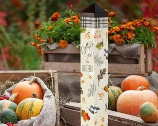 Lot 12: NEW Studio M Autumn Post