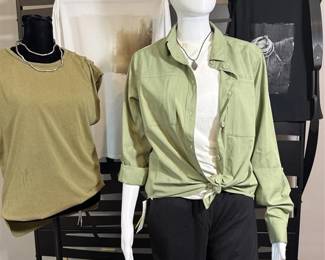 72 - GIFT IDEA! Small High End Venor Brand New Clothes*