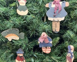 Lot 65: Farmhouse Christmas Wooden Ornament Lot of 6