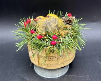 285 - Enesco Vintage Music Box Bird Nest