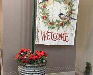 131 - Standard Size Chickadee Wreath Flag.