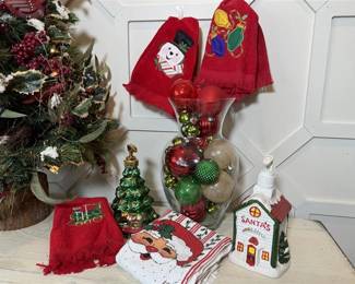 244 - Christmas Hand Towels and Soap Dispensers
