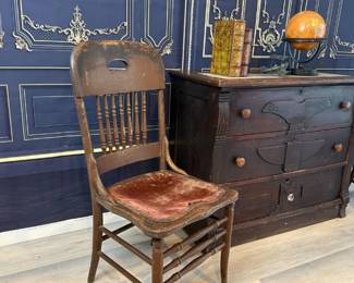 192 - Farmhouse Primitive Distressed Spindle Wood Chair