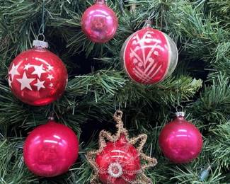 Lot 7: Mid Century Glass Red Ornament Set - 6