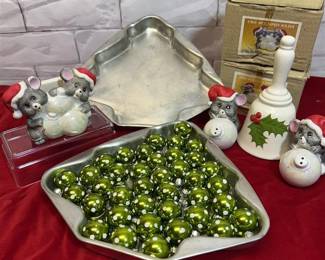 151 - Vintage House of Lloyd, Bell and Tree Pans