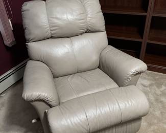 Recliner (Faux Leather)