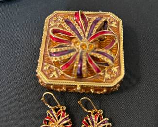 JOAN RIVERS TRINKET BOX WITH PIN AND EARRINGS
