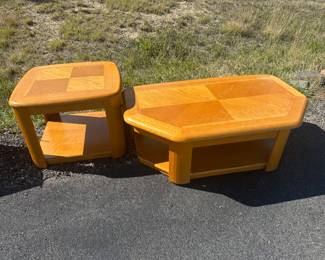 Vintage coffee and end table. Coffee table has lift top.
