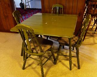 #70	Drop-Side Green Painted Table w/4 Chairs - 22-40x35x30	 $80.00 			
