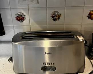 #137	Breville 4 slice Toaster	 $25.00 			
