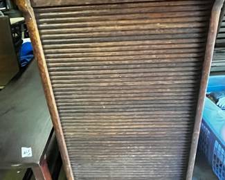 #179	oak music stand with tandem door front 20x17x26 as is on key to open	 $150.00 			

