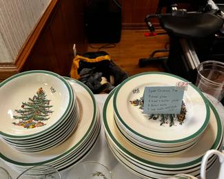 #132	Spode Christmas Tree China - 32 pieces  Mixed Set	 $100.00 			
