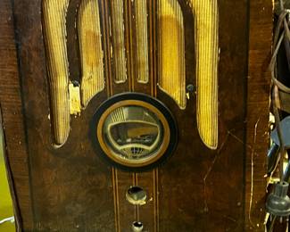 #215	Philco as is radio 	 $25.00 			
