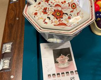 #160		Wedgewood Kashmer large soup tureen with ladle and lid NO STAND	 $65.00 			
