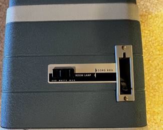 #204	belling howl projector 	 $25.00 			
