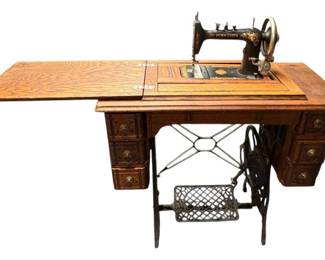 Vintage Singer Sewing Machine 