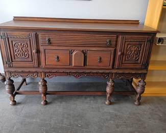 Oak English style buffet
