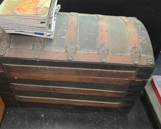 camel back steamer trunk