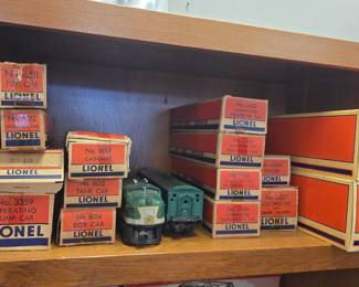 lionel train set and accessories