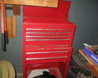Tool cabinet