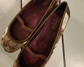 Major Label Shoes - many new in box Sizes 9.5-10
Skechers, Clark, Coach, Cole Haan, etc