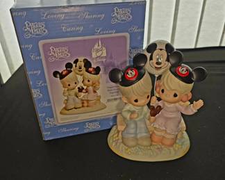 Disney Precious Moments - Happiness is Best Shared Together