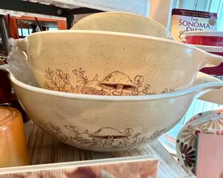Vintage Pyrex Bowls 