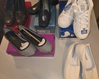 Major Label Shoes - many new in box Sizes 9.5-10
Skechers, Clark, Coach, Cole Haan, etc