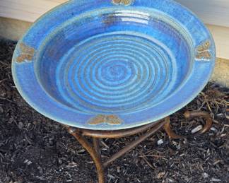 Ceramic bird bath with stand