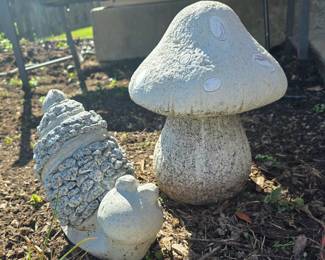 Cement snail
Resin mushroom