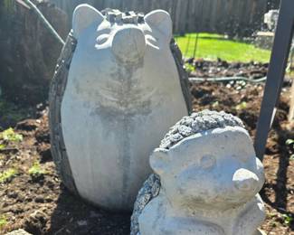 Cement hedgehogs
