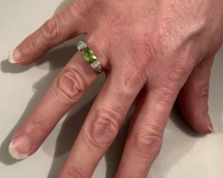 Lorenzo Peridot 18K White Gold Ladies Ring - Size 7
