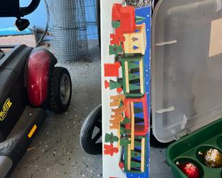 Wooden Christmas train and MUCH MORE Christmas items (bins!!)