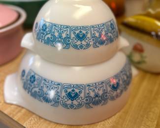 vintage Pyrex "Horizon Blue" Cinderella nesting bowl. 